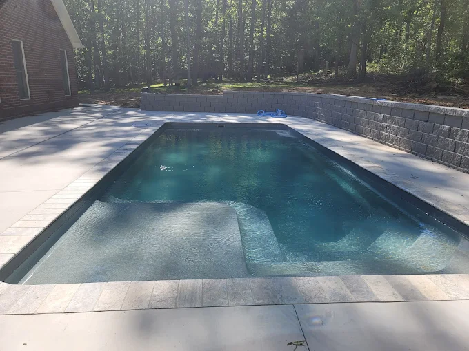 custom fiberglass pools